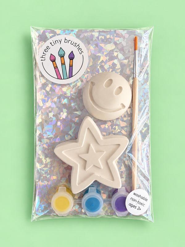 Smiley & Star party pack: a paintable smiley face and star with three paint pots and a brush